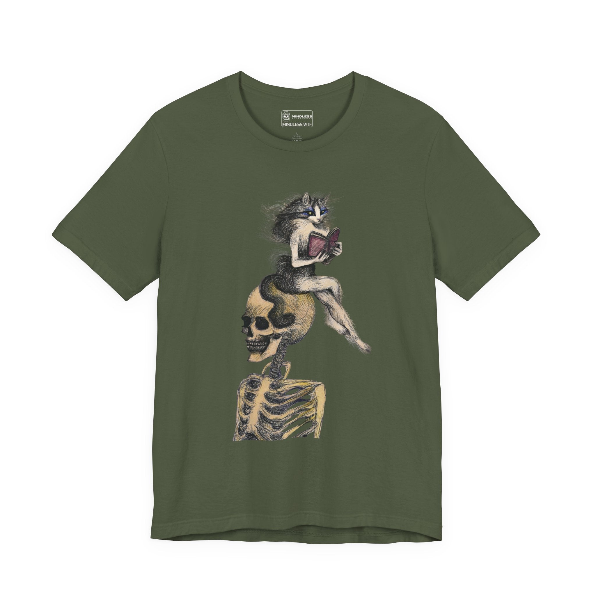 Cat Reads - T-shirt