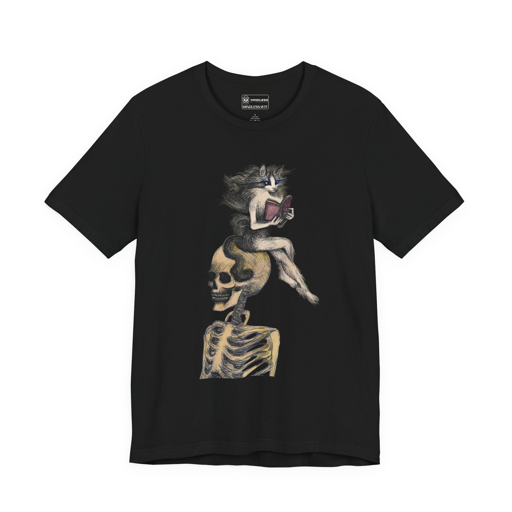 Cat Reads - T-shirt